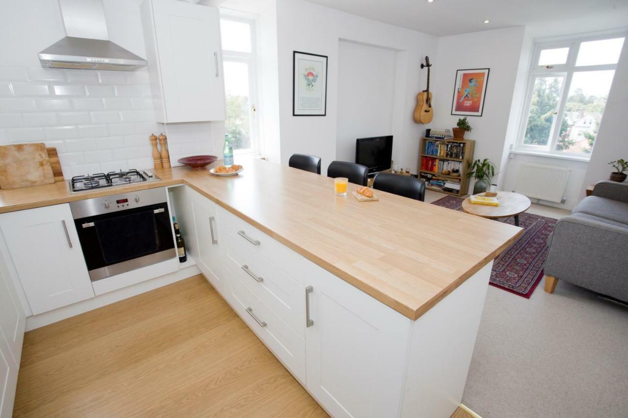 Bright 2 Bedroom Apt - Great Location - Free Parking Bournemouth Eksteriør bilde