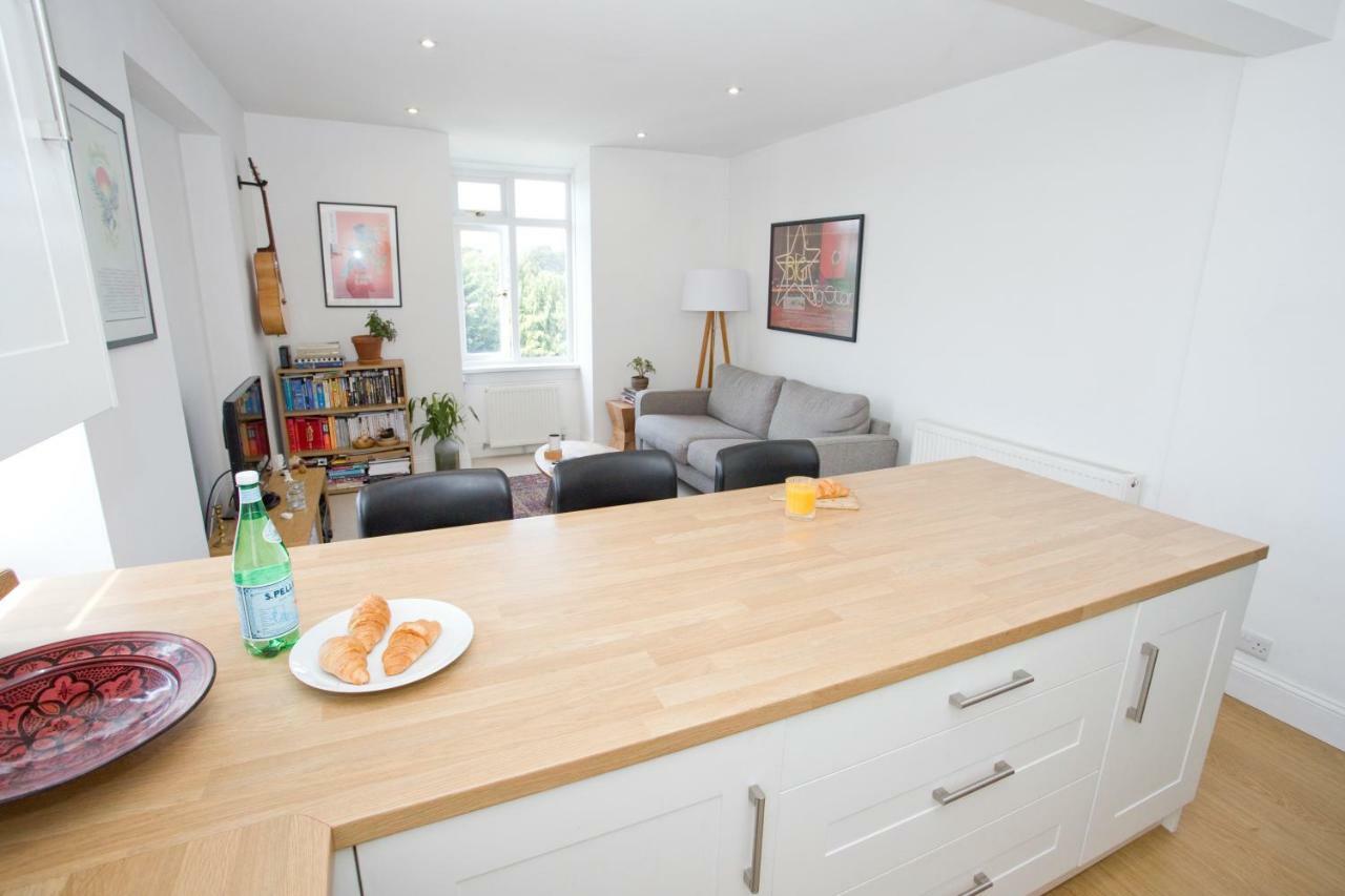 Bright 2 Bedroom Apt - Great Location - Free Parking Bournemouth Eksteriør bilde