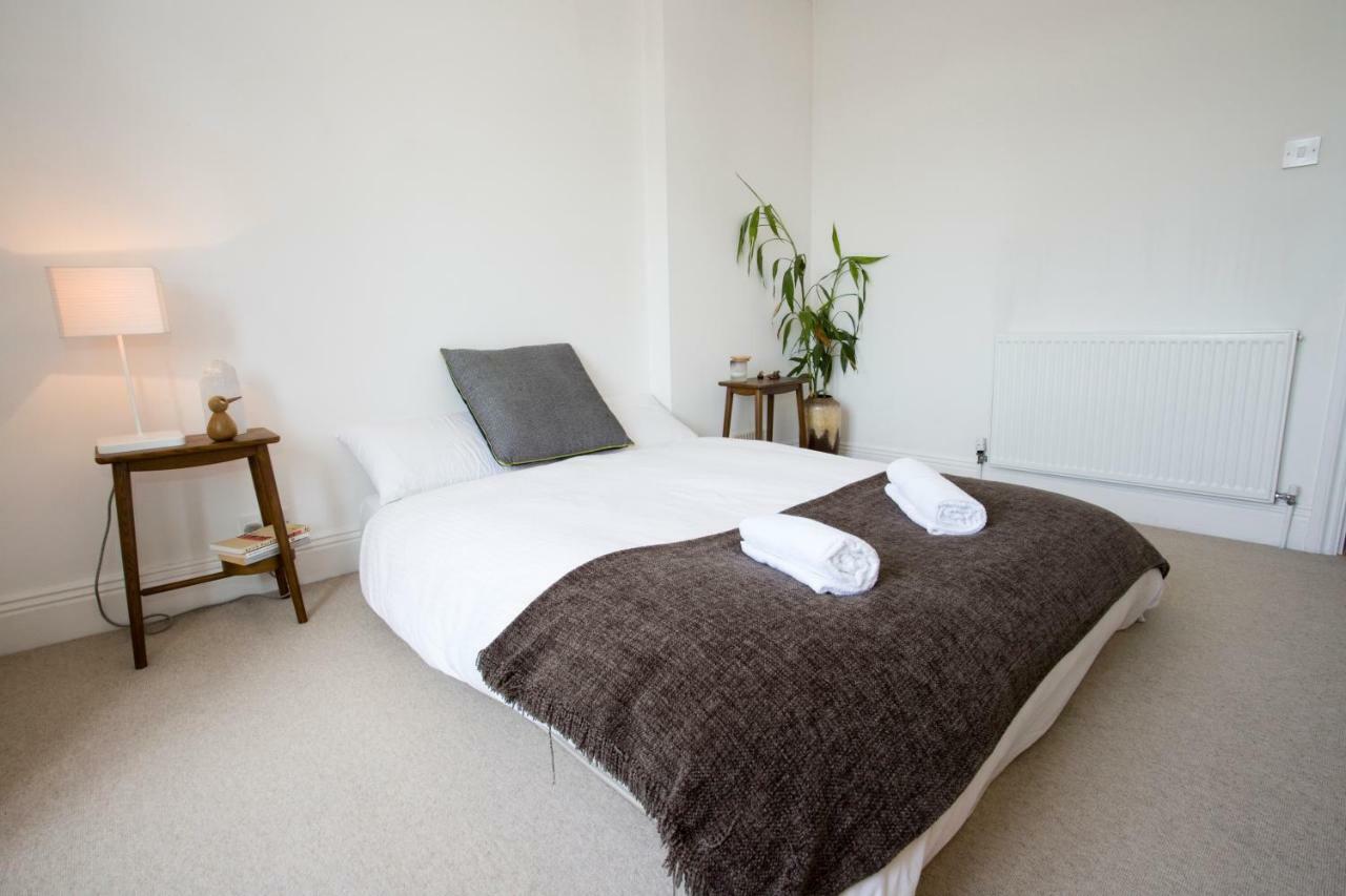 Bright 2 Bedroom Apt - Great Location - Free Parking Bournemouth Eksteriør bilde