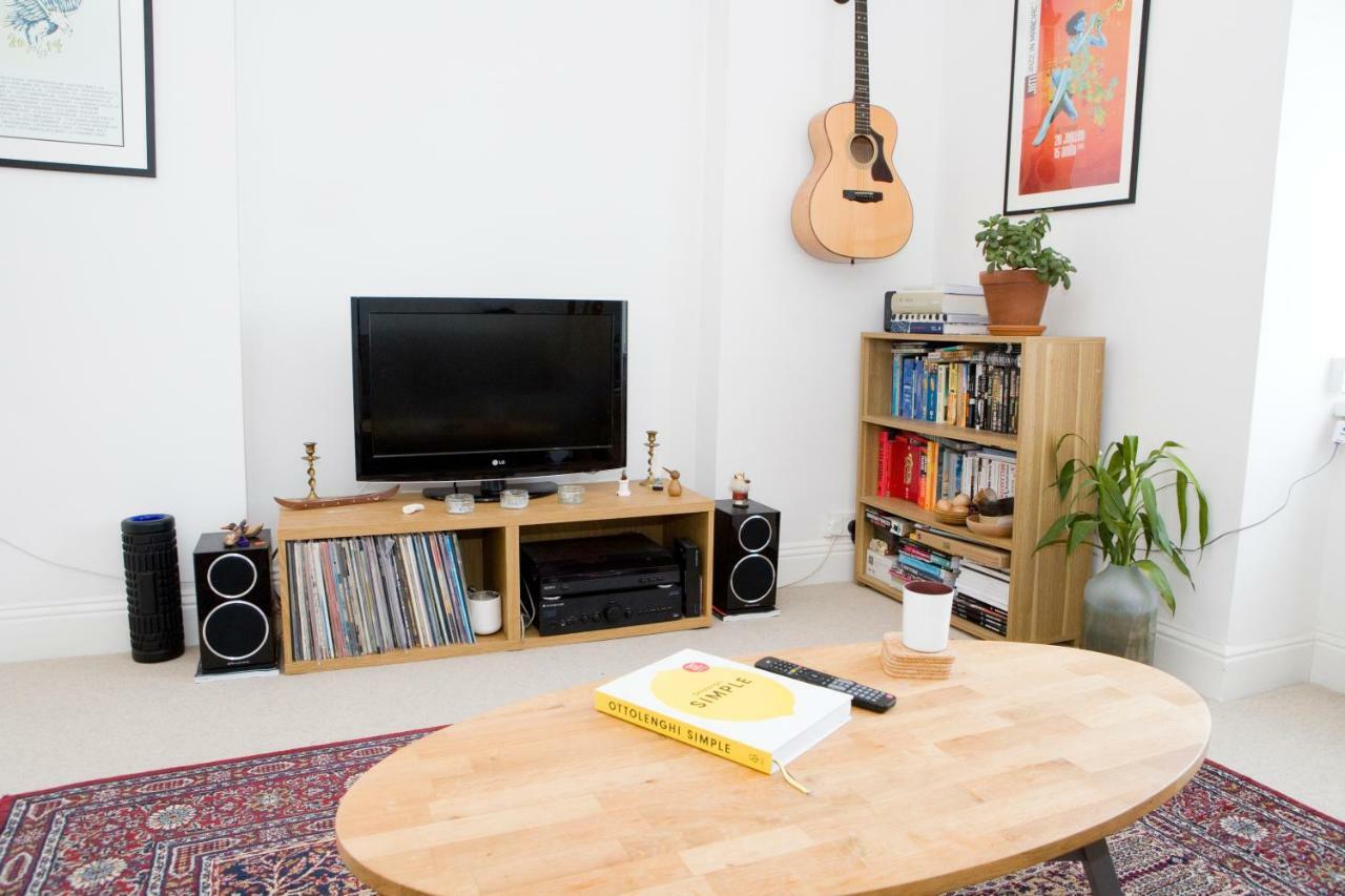 Bright 2 Bedroom Apt - Great Location - Free Parking Bournemouth Eksteriør bilde